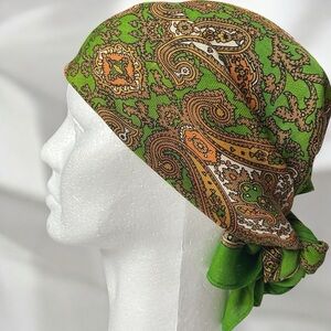 VTG 60s Green Winter Paisley Medallion Ornamental Scarf 25x26.5 Neck & Headscarf